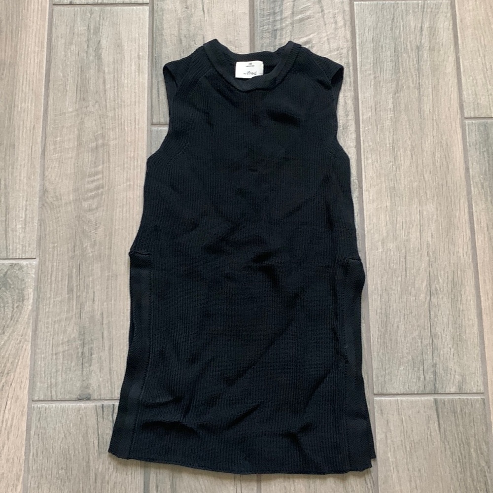 Wilfred black high slit tank top